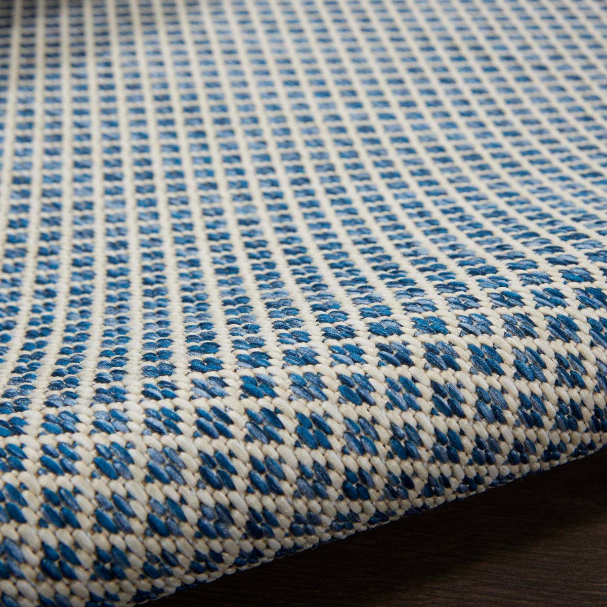 Outdoor and Indoor Rug 6' x 9' Feet