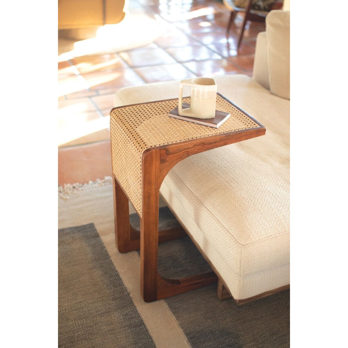Mesa Lateral - Monnry