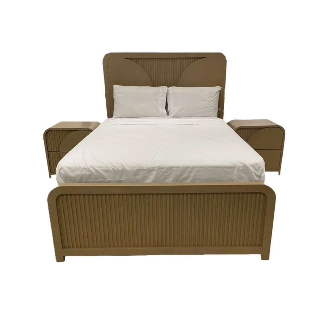 Set de Cama Queen y 2 Mesas de Noche - Monnry